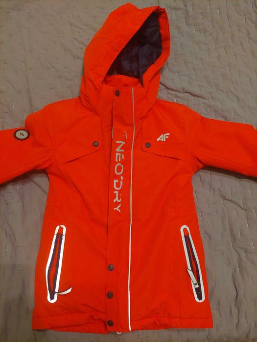 Kurtka narciarska 4F. Czerwona rozmiar 122