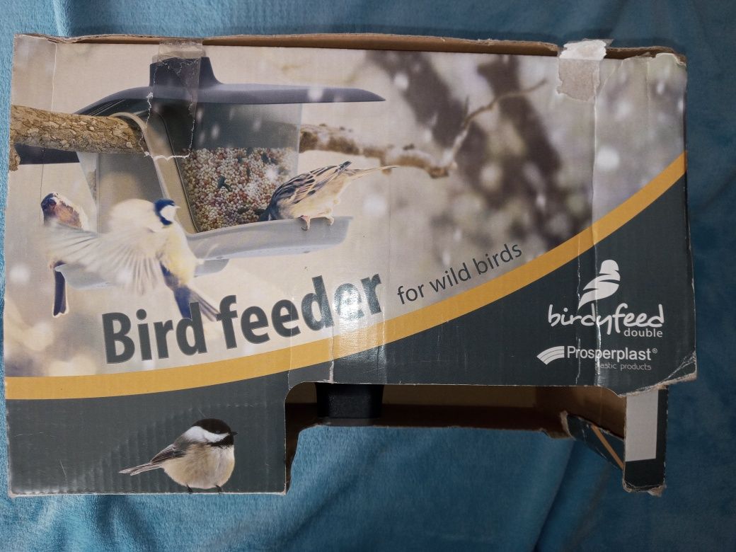 Nowy karmnik dla ptaków