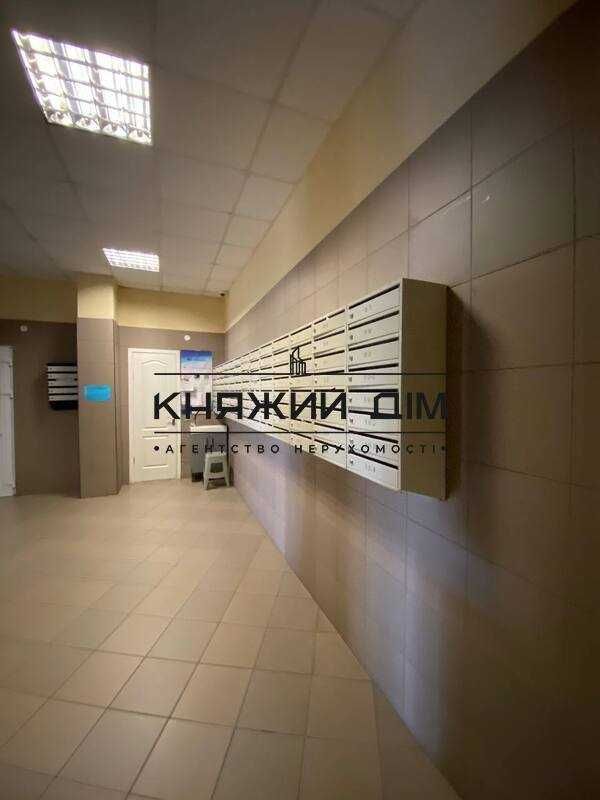 Оренда 3 кім.кв.  м.Іподром Код об'єкту № 11201861