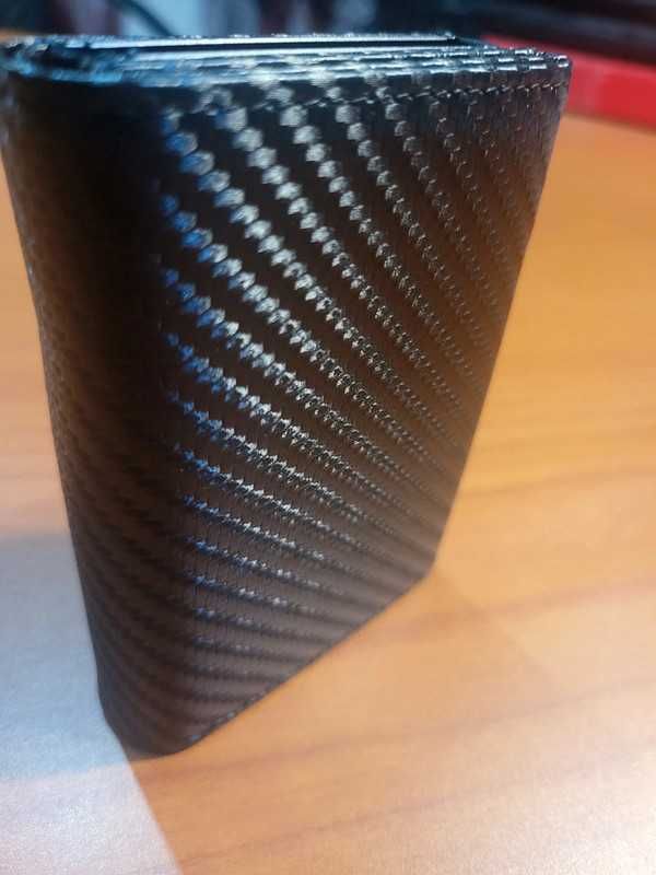 Carteira RDFI Carbon preta. Magnética. Nova. Excelente oportunidade
