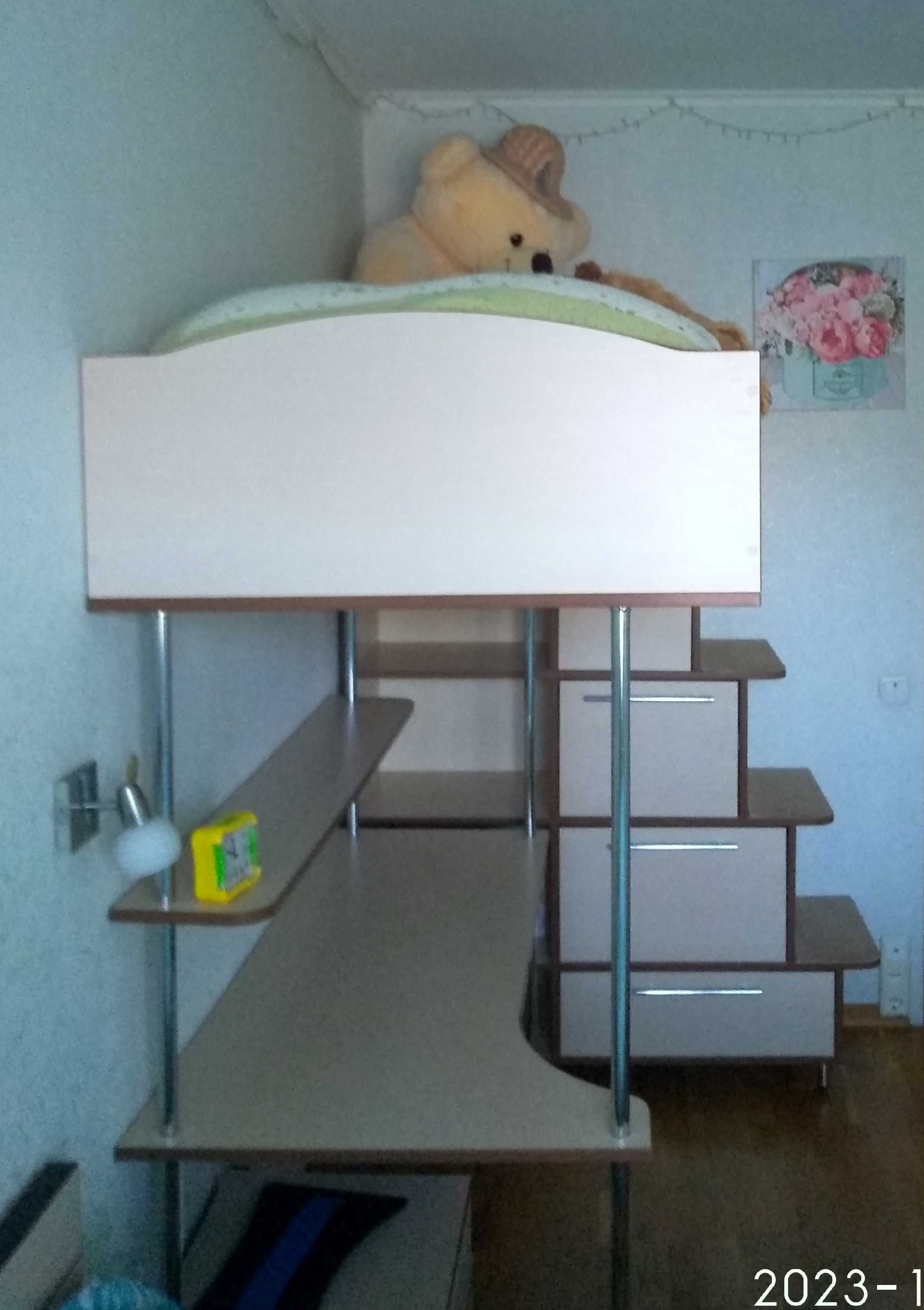 Ліжко кровать чердак зі столом полицями ящиками матрацем