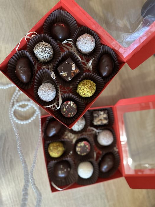 Цукерки ручної роботи, подарункові бокси