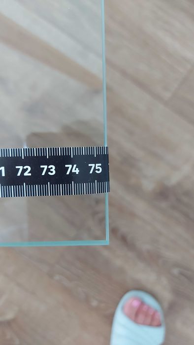 Szklana półka do mebli