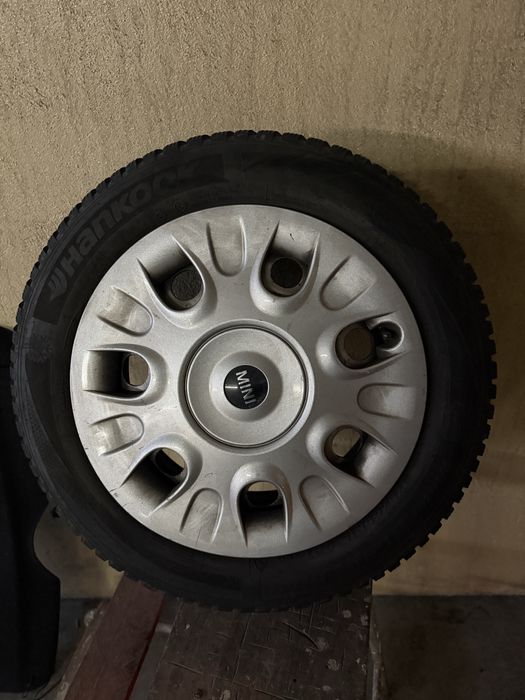 4 pneus com 4 tampoes MINI