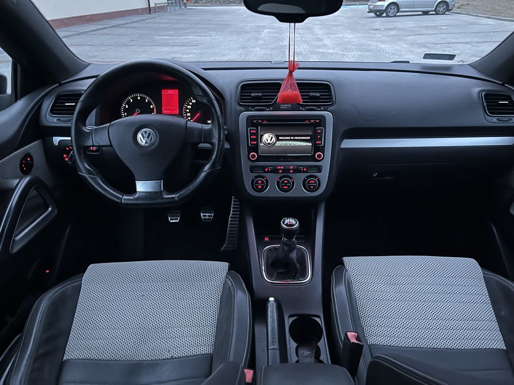 Spredam Volkswagena Scirroco z 2010 roku 1.4 Maty prebieg Felgi r-17