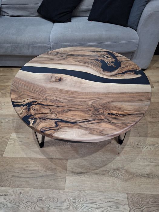 Stolik kawowy orzech włoski z żywicą 80cm