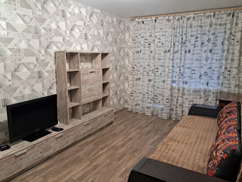 Сдам квартиру посуточно,Инженерная, 12 квартал ,Титова,16 больница, 80