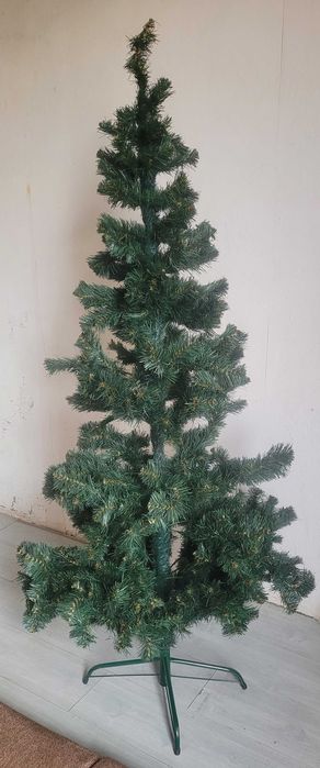 Choinka sztuczna 170 cm ze stojakiem