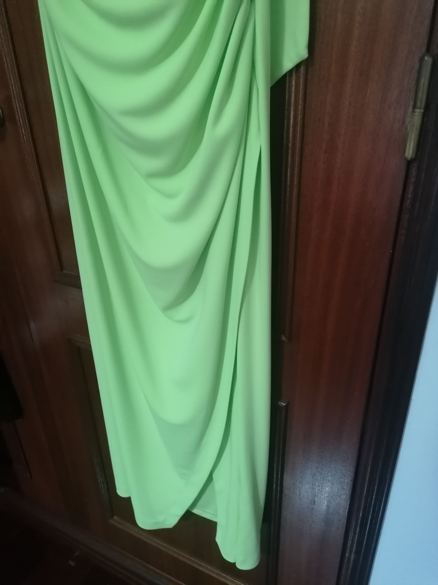 Vestido verde lima Zara L