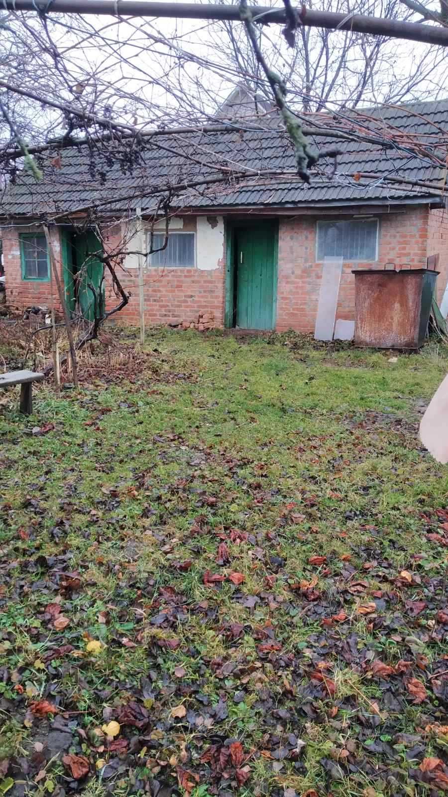 (3) Продам частину будинку у Луці-Мелешківській 1736