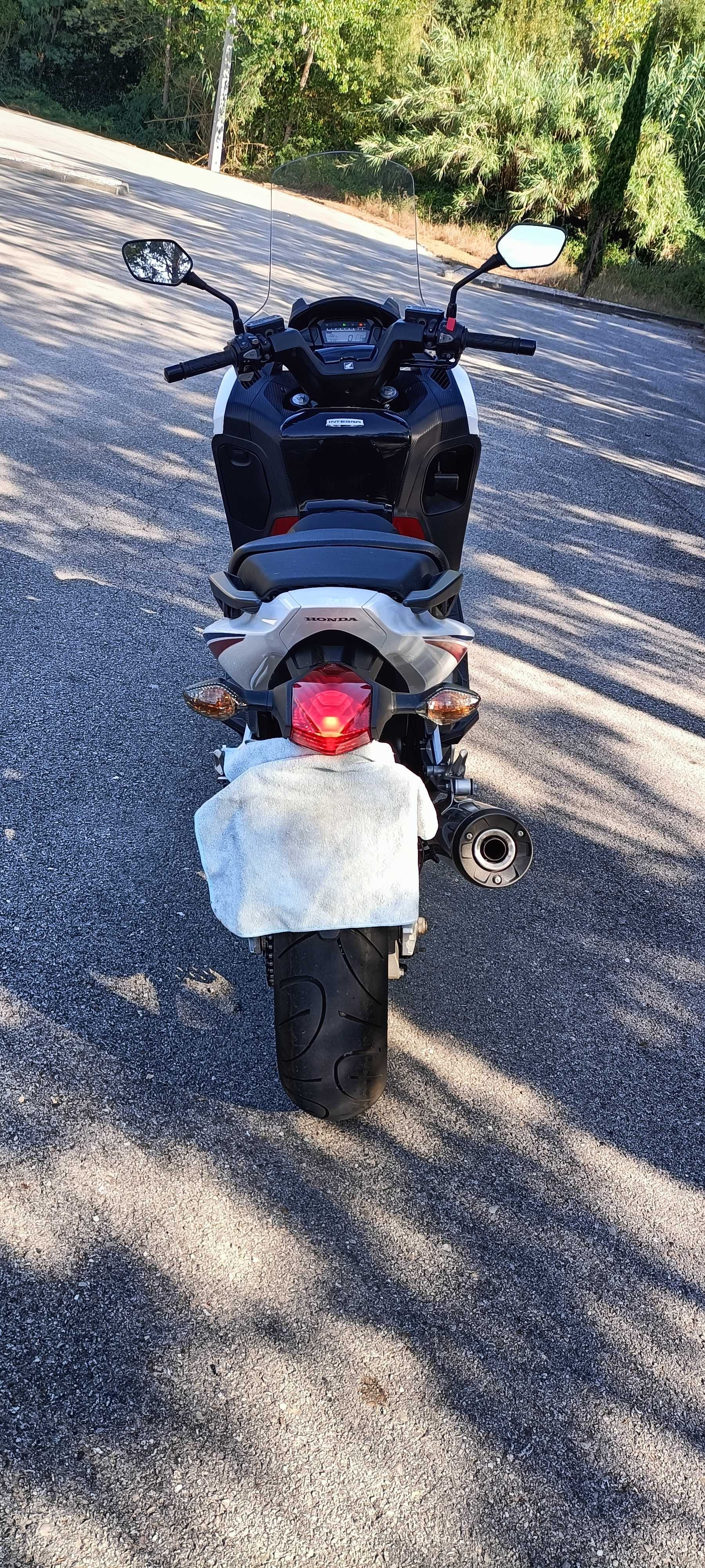 Honda integra 750S