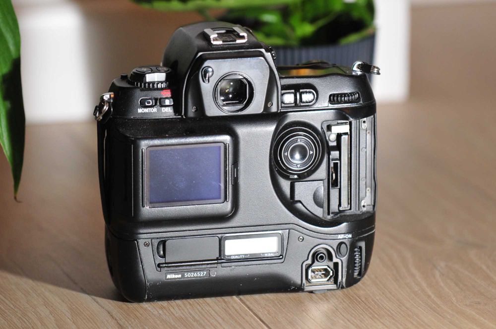 Nikon D1 LEGENDA cyfrówek