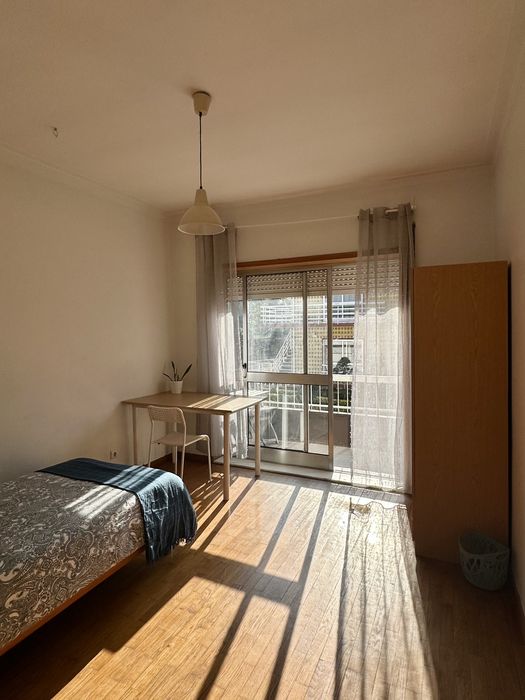 ARRENDAM-SE QUARTOS E LOFT PORTO 100m Estação de Comboios de Rio Tinto