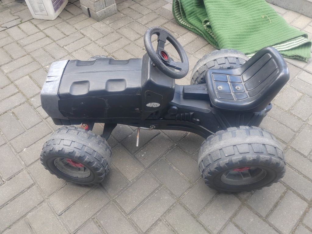 Traktor na pedały, jeździk