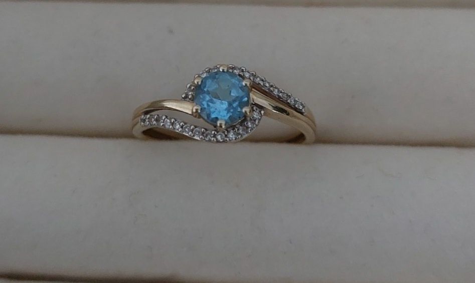 Pierścionek złoty cyrkonie topaz 585