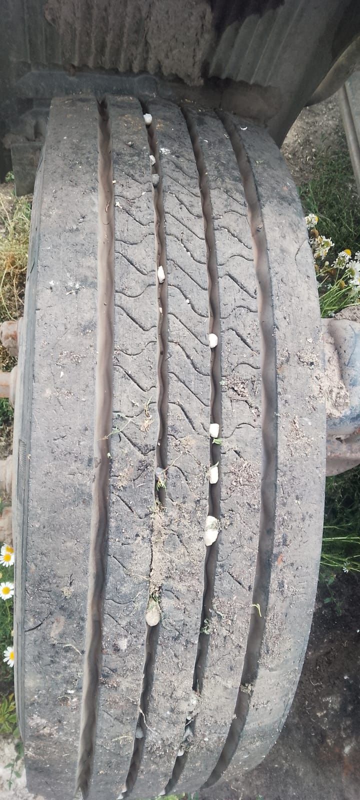 Opony z felgami 265/70 R 19.5 prowadzące