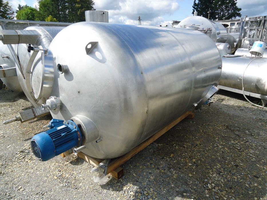 Zbiornik nierdzewny 4000L z mieszadłem stojący ścianka 3,2 mm ko