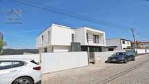 Moradia T4 Construída para o próprio Materiais 1ª qualidade Muro-Trofa