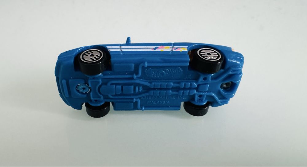 Hot Wheels - BMW 850i First Edition - skala jak Matchbox, Majorette