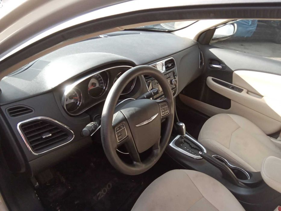 Chrysler 200 LX 2013