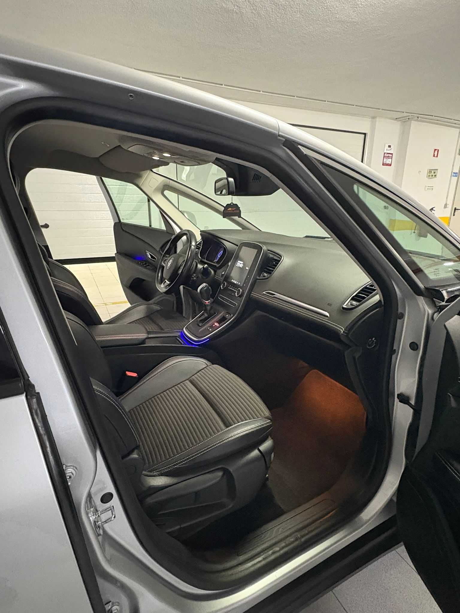 Renault Grand Scenic 1.7 Blue dCi - Automatico - 7 lugares