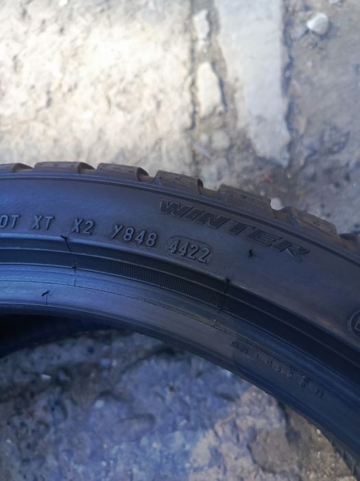 Sprzedam bardzo ładne opony Pirelli 225/40 r19