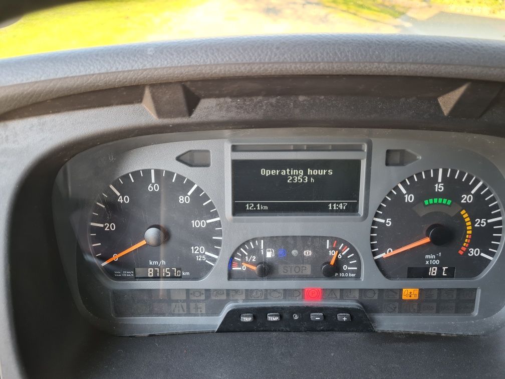 Mercedes Atego 816  euro5 klima Laweta niski przebieg 87000 3 osobowy