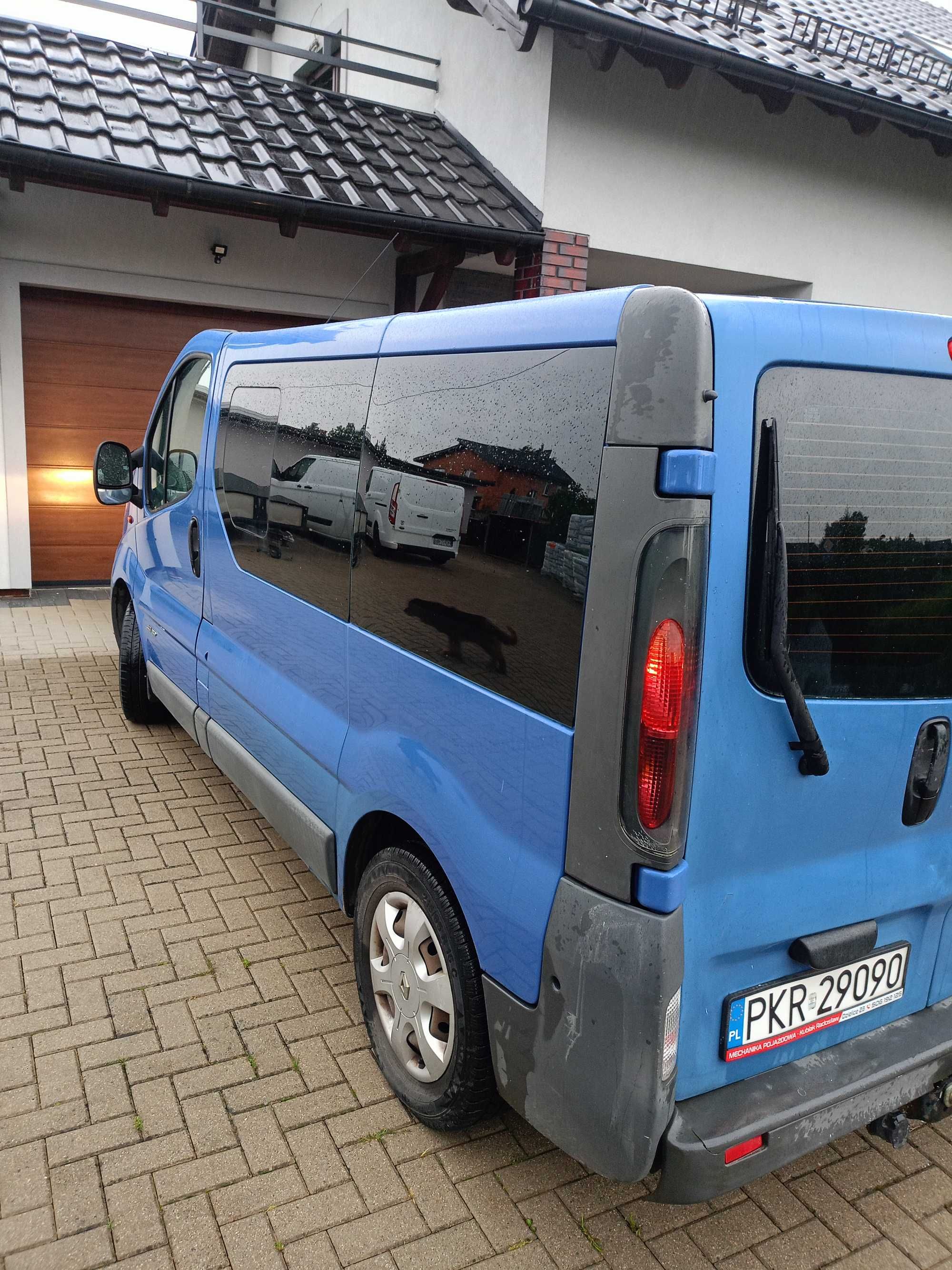 Nissan primastar 9 osobowy 2004 rok