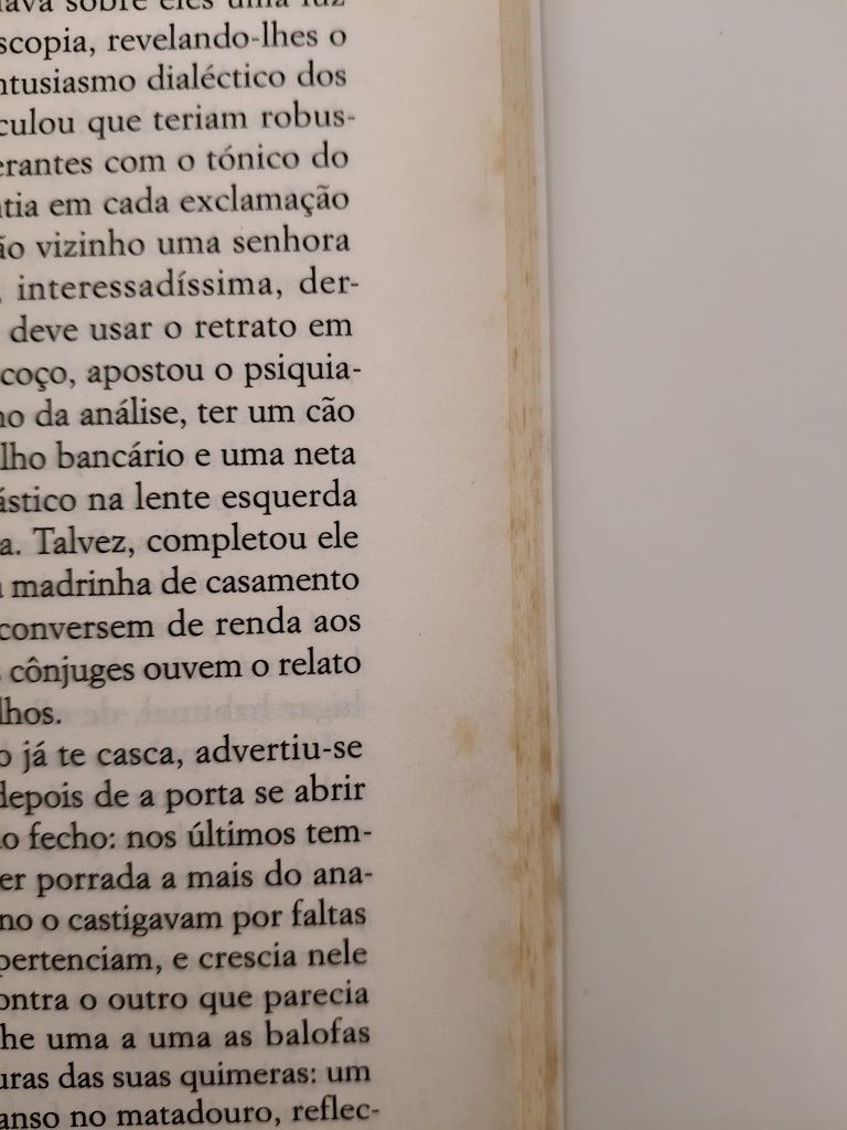 Livro de António Lobo Antunes - Memória de Elefante