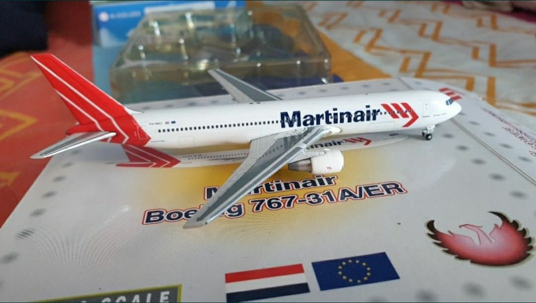 Modelo Avião Martinair Boeing B767 Escala 1:400 1/400