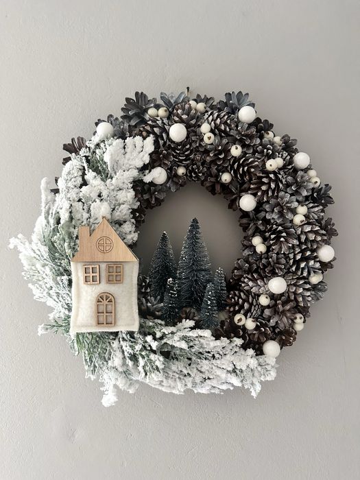 Wianek swiateczny na drzwi