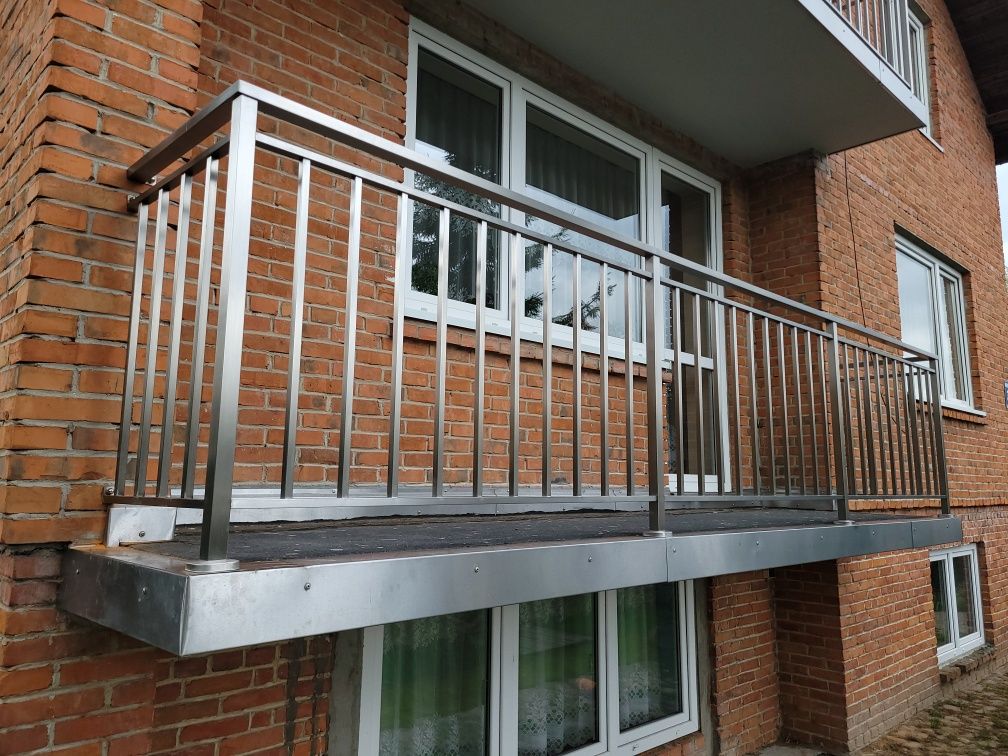 Balustrady nierdzewne lub szklane