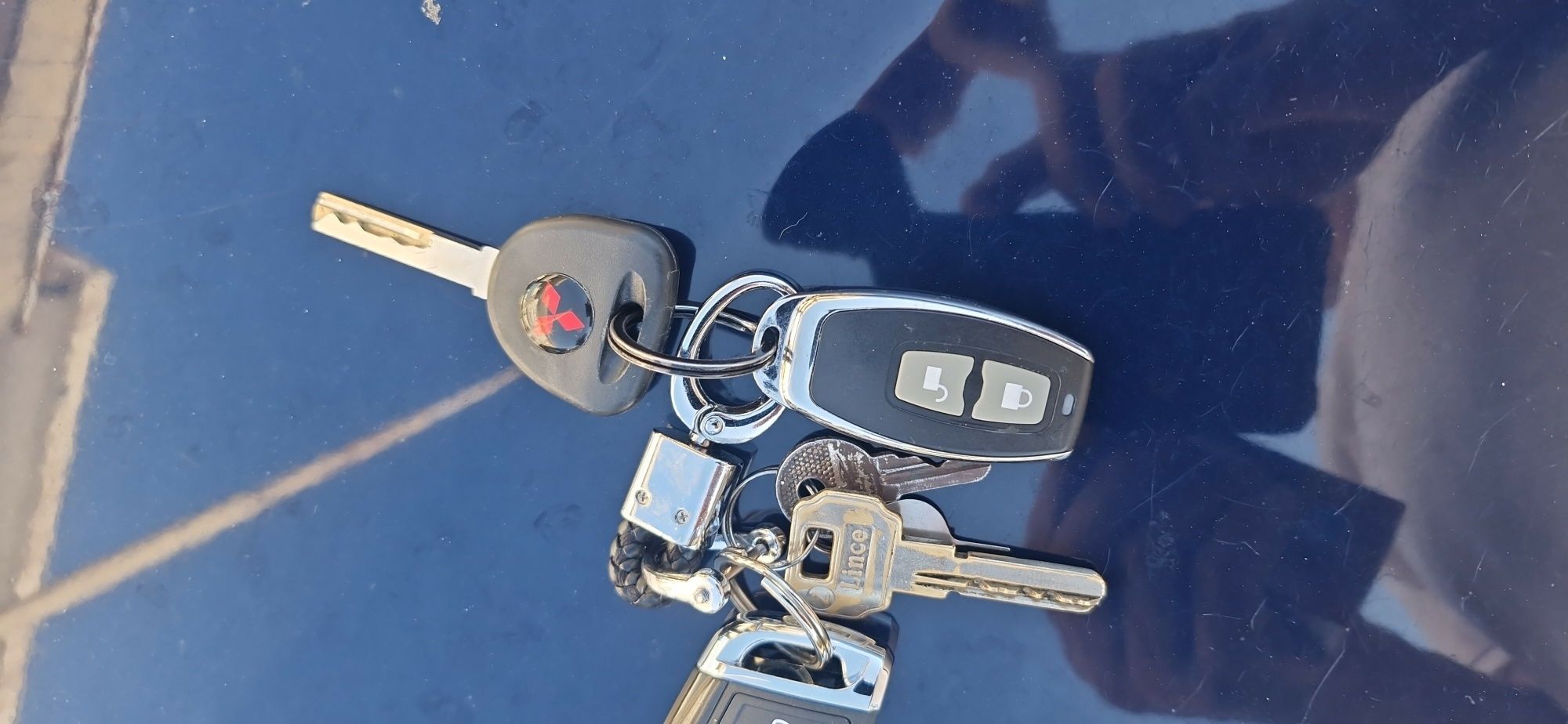 Mitsubishi Carisma versão Confort excelente estado.