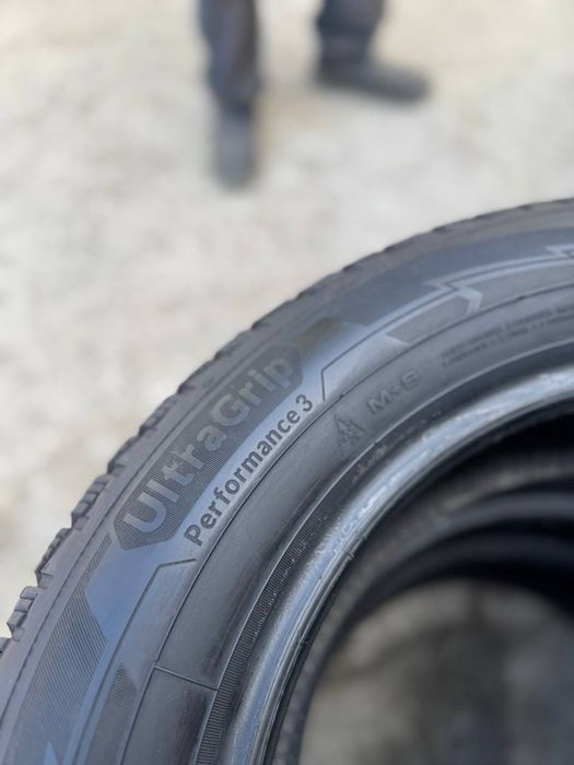 Зимові шини 215 60 R16 Goodyear