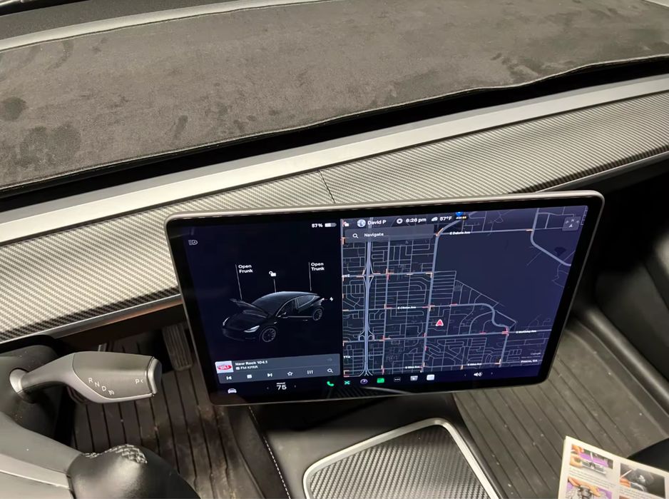 Поворотний кронштейн Tesla екарну Model 3 / Model Y тесла