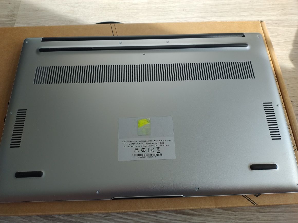 Laptop Huawei Matebook D15 i5-1155G7/512/8/Win11/komplet