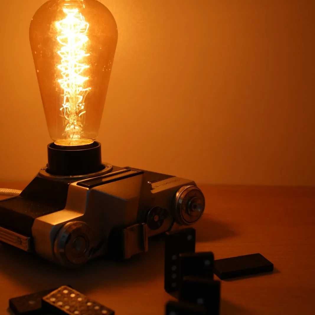 Дизайнерська настільна лампа в стилі Лофт на основі фотоапарату