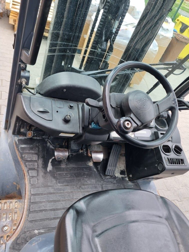 Wózek widłowy ztoyota 8fgf18 krajowy udt