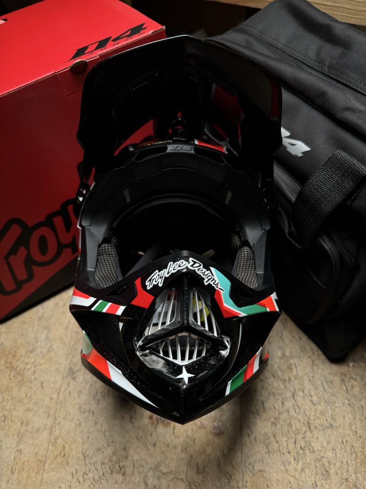 *NOWY* Kask Troy Lee Designs D4 Carbon Frames S lub M lub L XL Mips