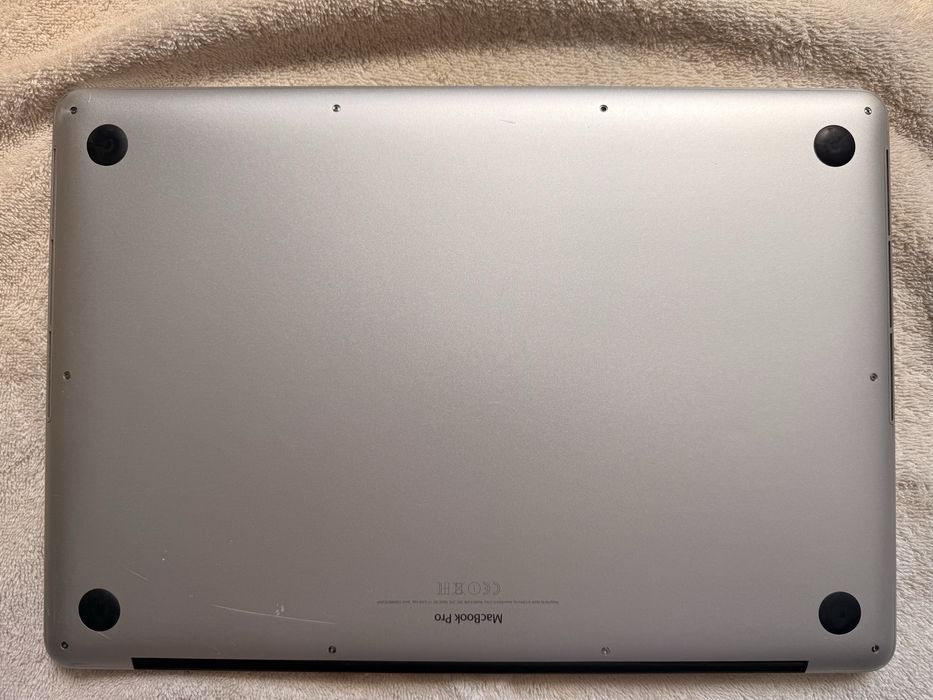 Apple MacBook Pro 15 Mid 2015 i7 AMD R9 M370X 16GB 512GB SSD