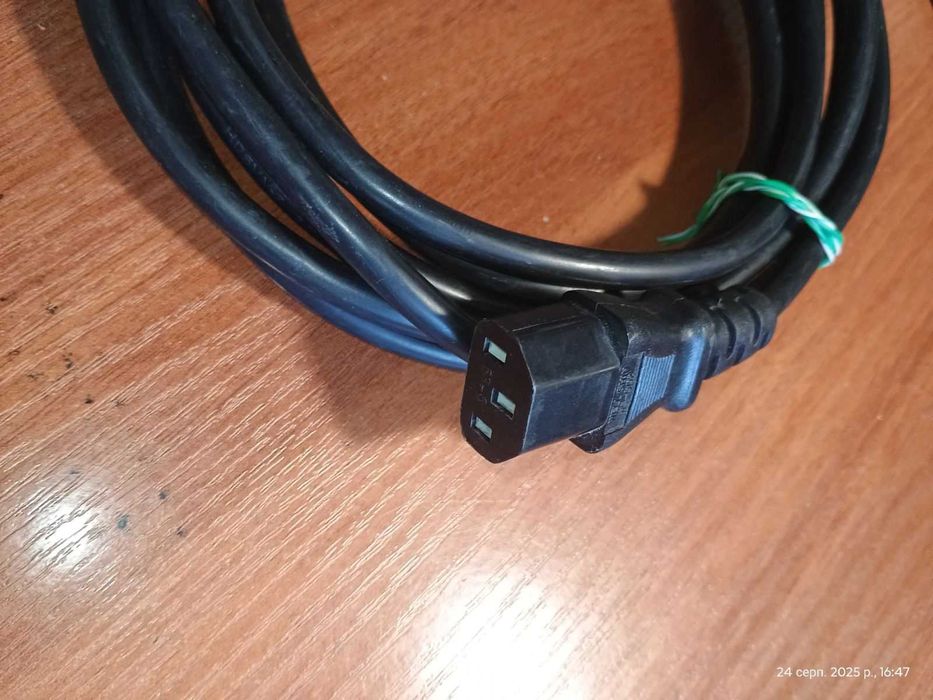 Кабель питания, 3 pin, 3 жилы по 1.0мм кв, длиной 3.5м Цена с ОЛХ-дост