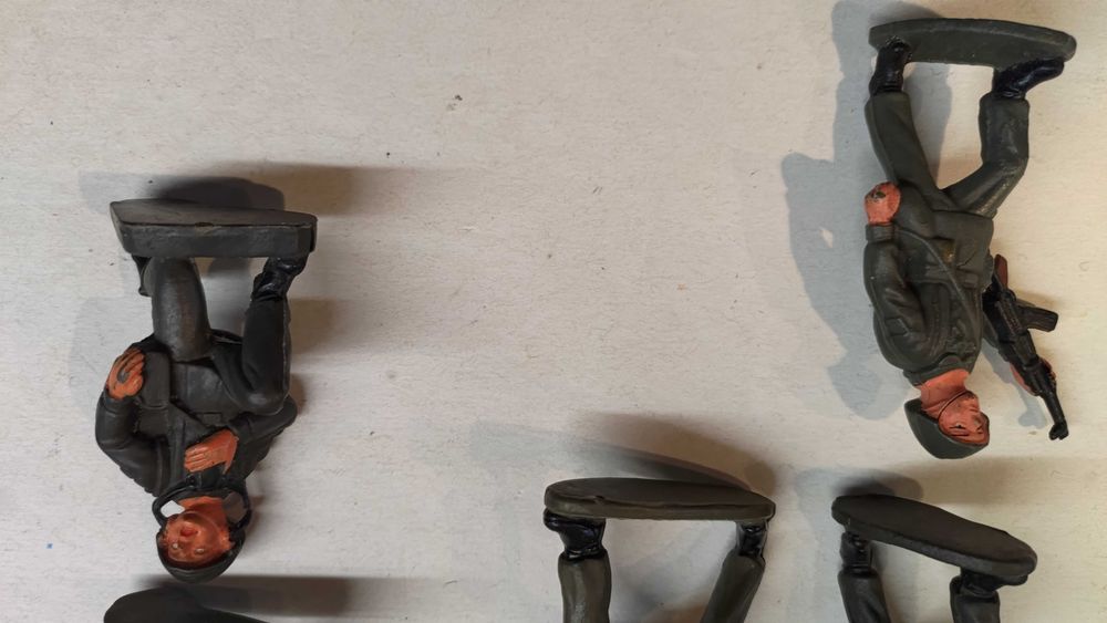 Солдатики  Армейцы ГДР NVA Командир офицер резина связист німці