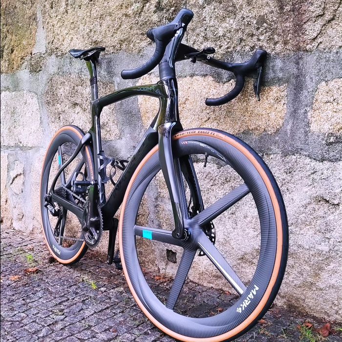 Pinarello Digma F12 rodas Xentis