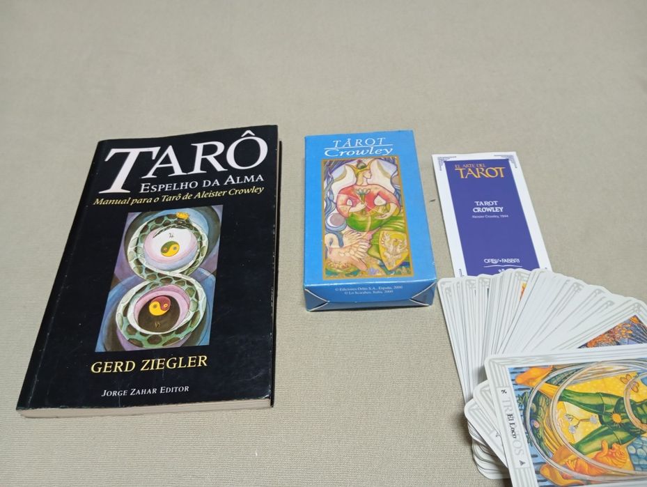 Tarot e livro de Crowley RESERVADO