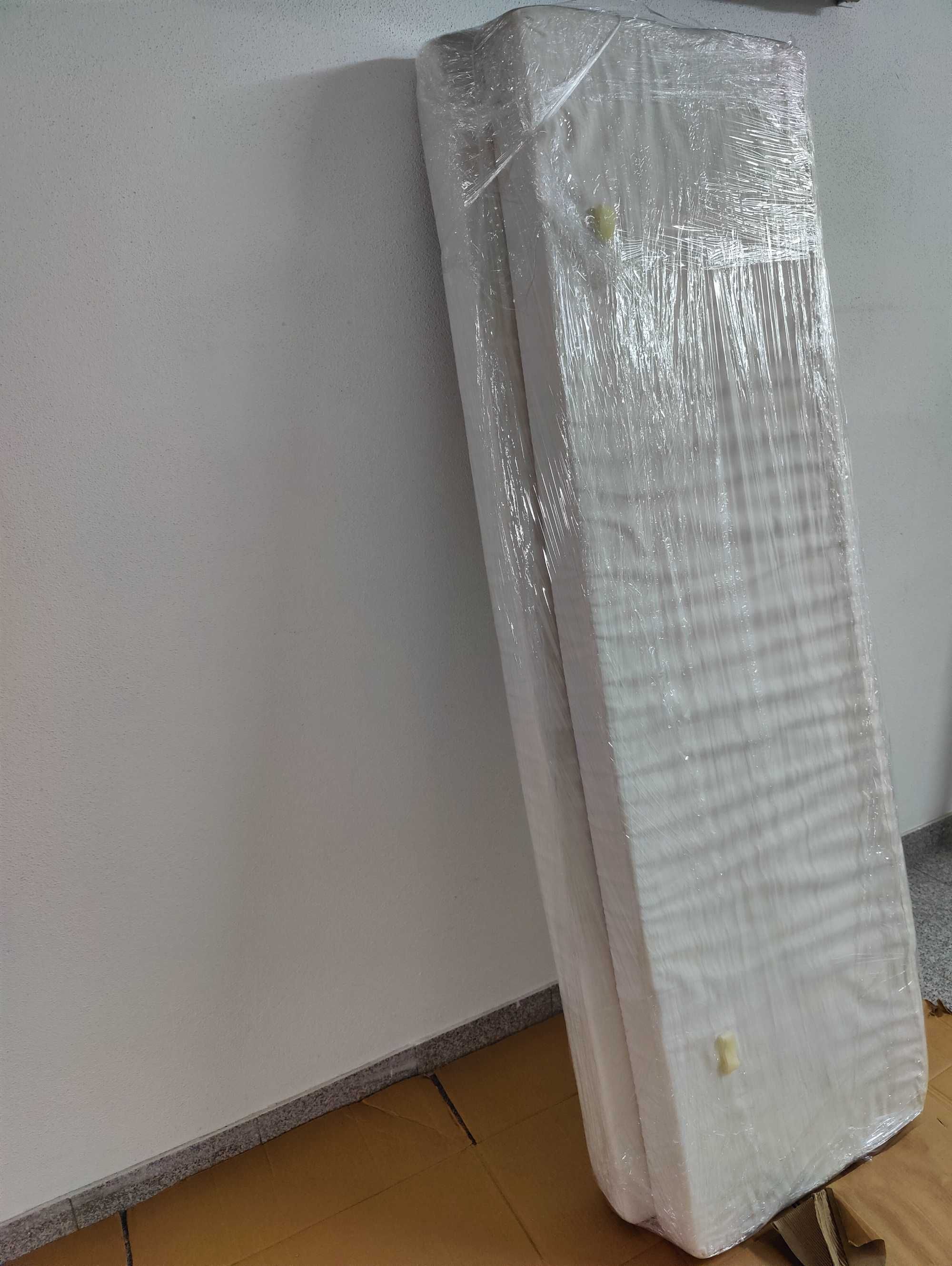 Sofá-cama IKEA 3 lugares, c/colchão de espuma
