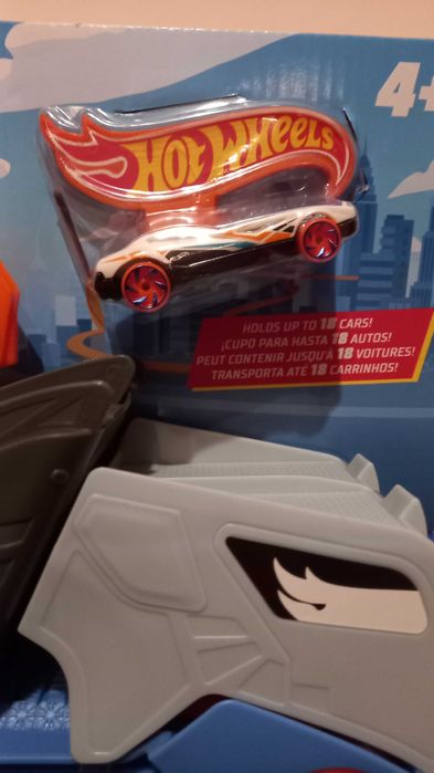 Хот вілс автовоз з треком Stunt&go