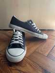 Sapatilhas estilo Vans