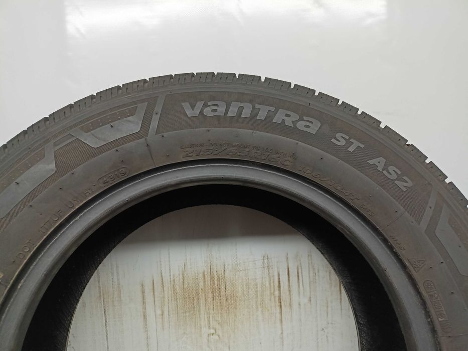 Hankook Vantra ST AS2 215/65/16c 19r. 106/104T 8,6mm (640)