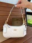 Жіноча сумка Coach Teri Shoulder Bag з натуральної шкіри