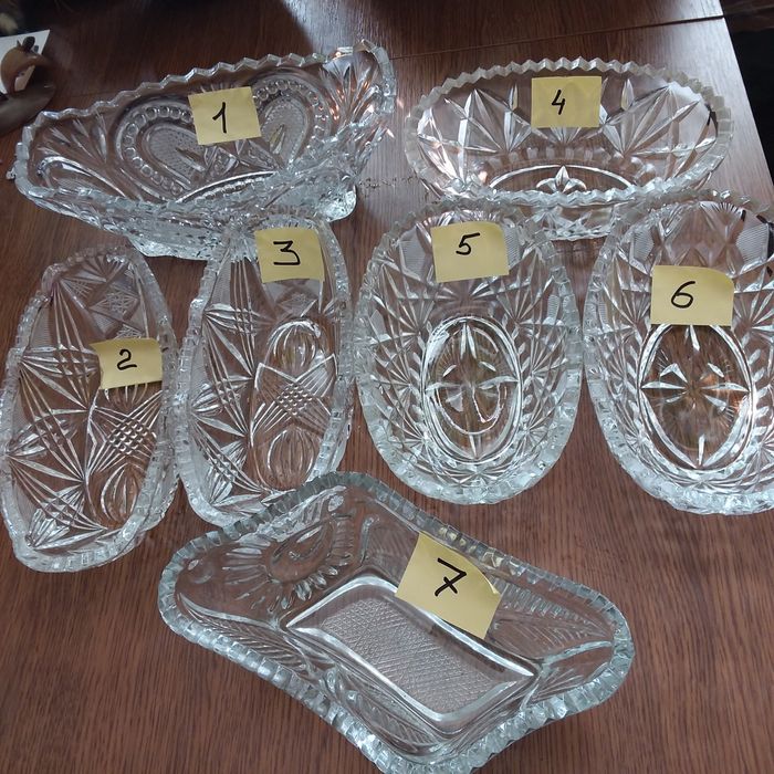 Вазы для цветов, салатники разные-хрустальные. Пепельница СССР.